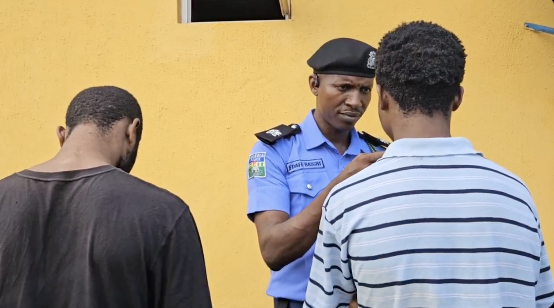 B0BDC3A6 8E32 4980 80C8 E411F8CE1710