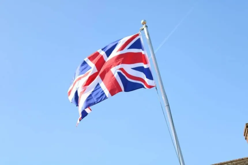 UK FLAG1 860x573.jpg