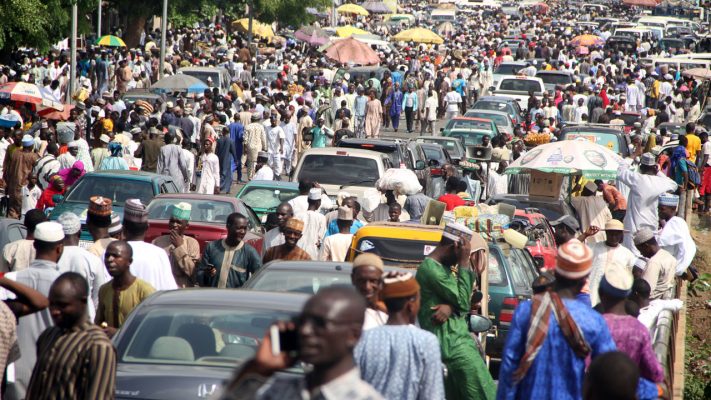 Nigerians crowd population e1542134000871