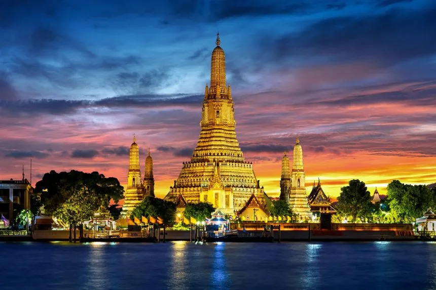 Wat arun temple twilight bangkok thailand 860x573.jpg